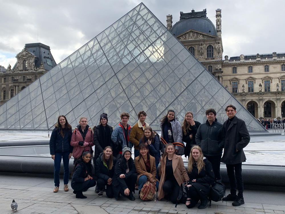 educational student tour Louvre, Paris